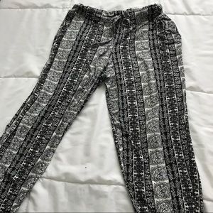 Pretty new stretchy flower print pants.